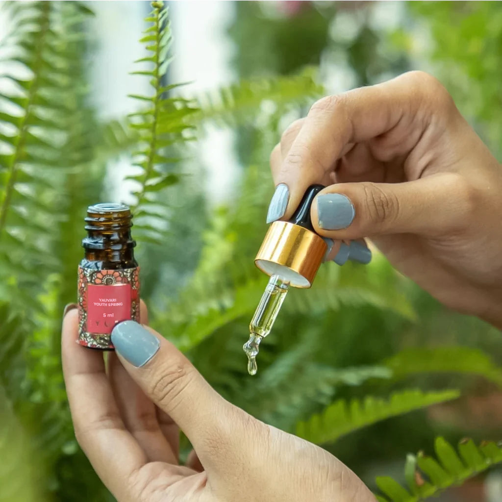 Mini Yauvari Młodzieńczy Wiosenny Olejek do Twarzy (Yauvari Youth Spring Face oil)