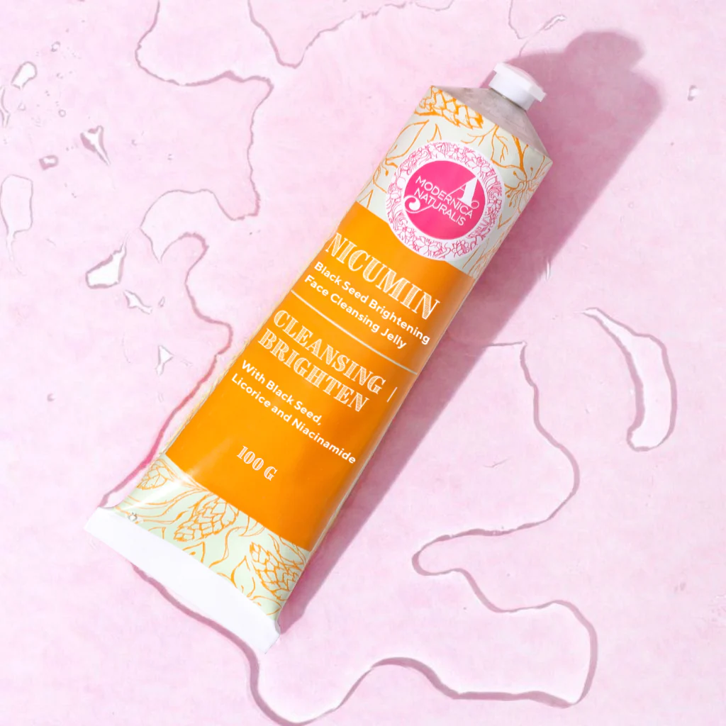 Nicumin Czarnuszka Rozjaśniający Żel Do Mycia Twarzy - Z Potężnymi Ekstraktami Z Czarnuszki, Lukrecji I Szafranu, Wzbogacony Niacynamidem (Nicumin Black Seed Brightening Face Cleansing Jelly)